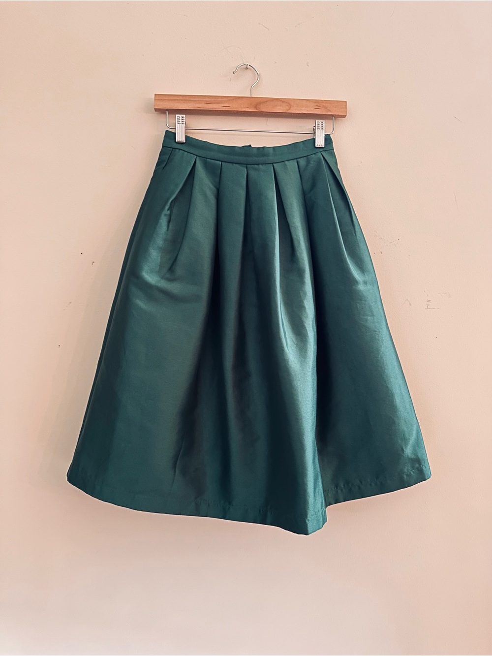 Brand new Emerald Green Pleated A-Line Skirt Size XS